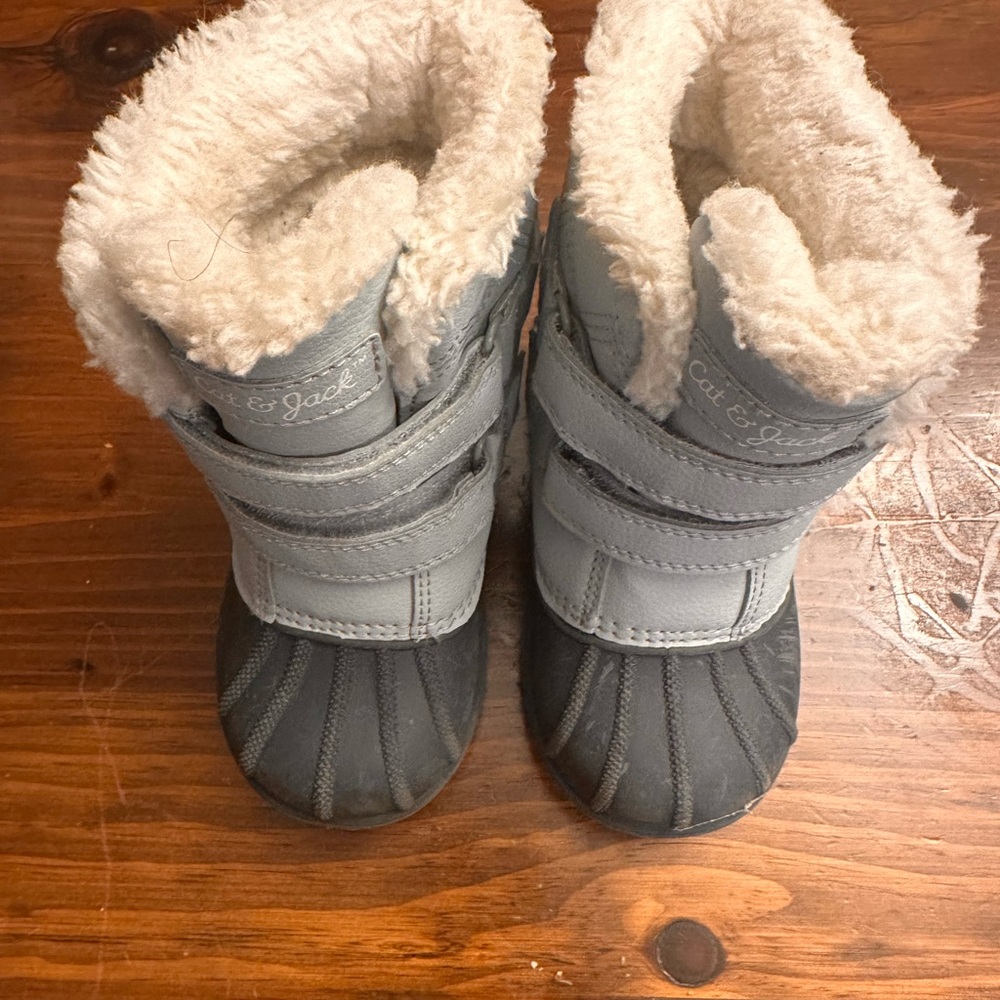 Cat & Jack Gray and Light Blue Kids Boots - Picture 4 of 4